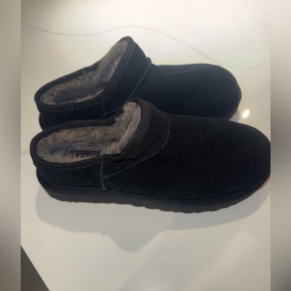 UGG Classic Slipper